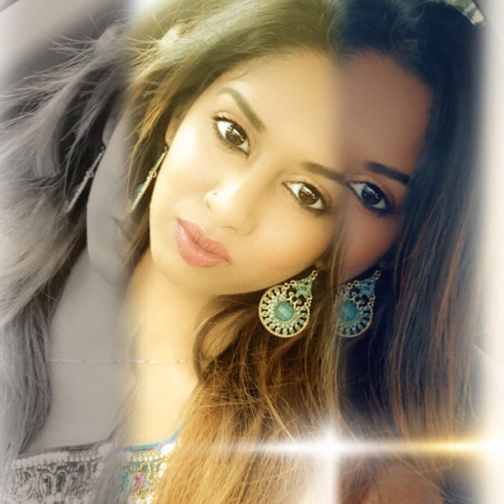 Meet your Posher, Sandhya